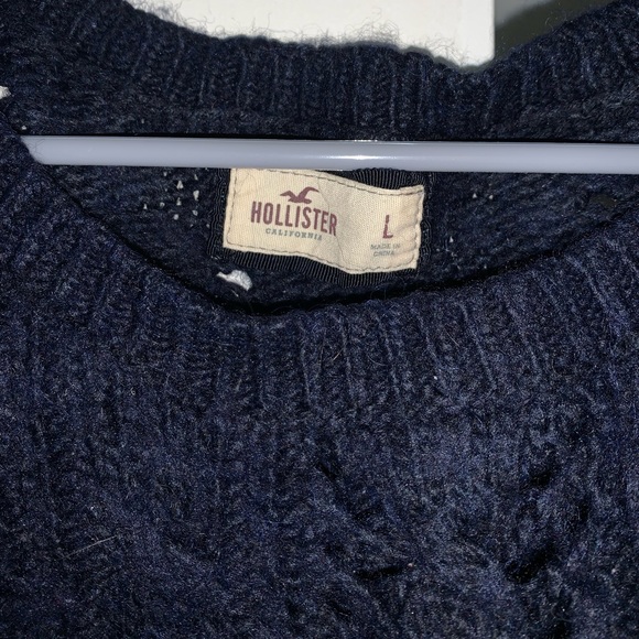 Cropped Navy Hollister Sweater - Picture 4 of 4